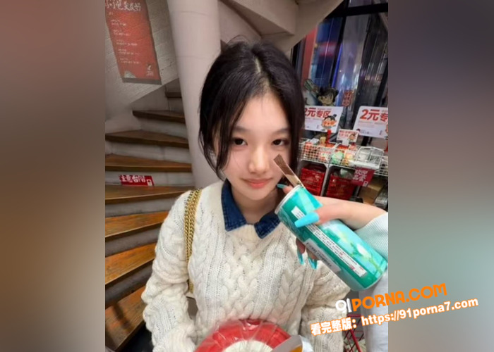 极品少妇办公室与领导畅快...（3）