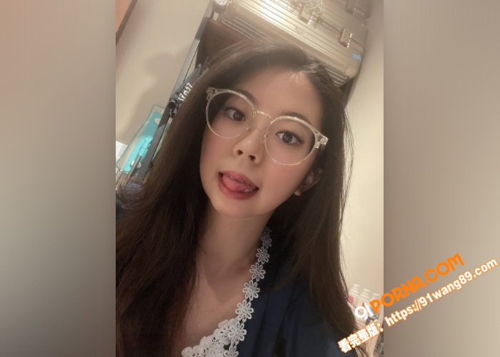人前女神人后骚逼 深喉大...（3）