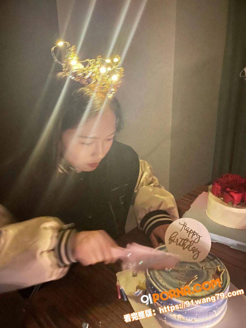 高颜值清纯大三嫩妹 表明...（4）