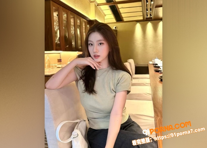 极品素颜冷白皮女大学生小...（1）